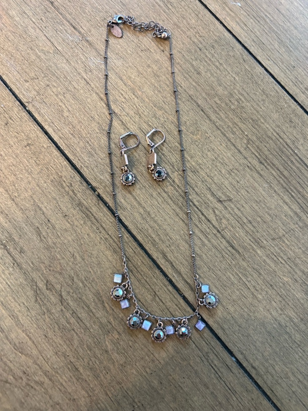 Vintage-Style Brown Stone Necklace with matching Earring Set